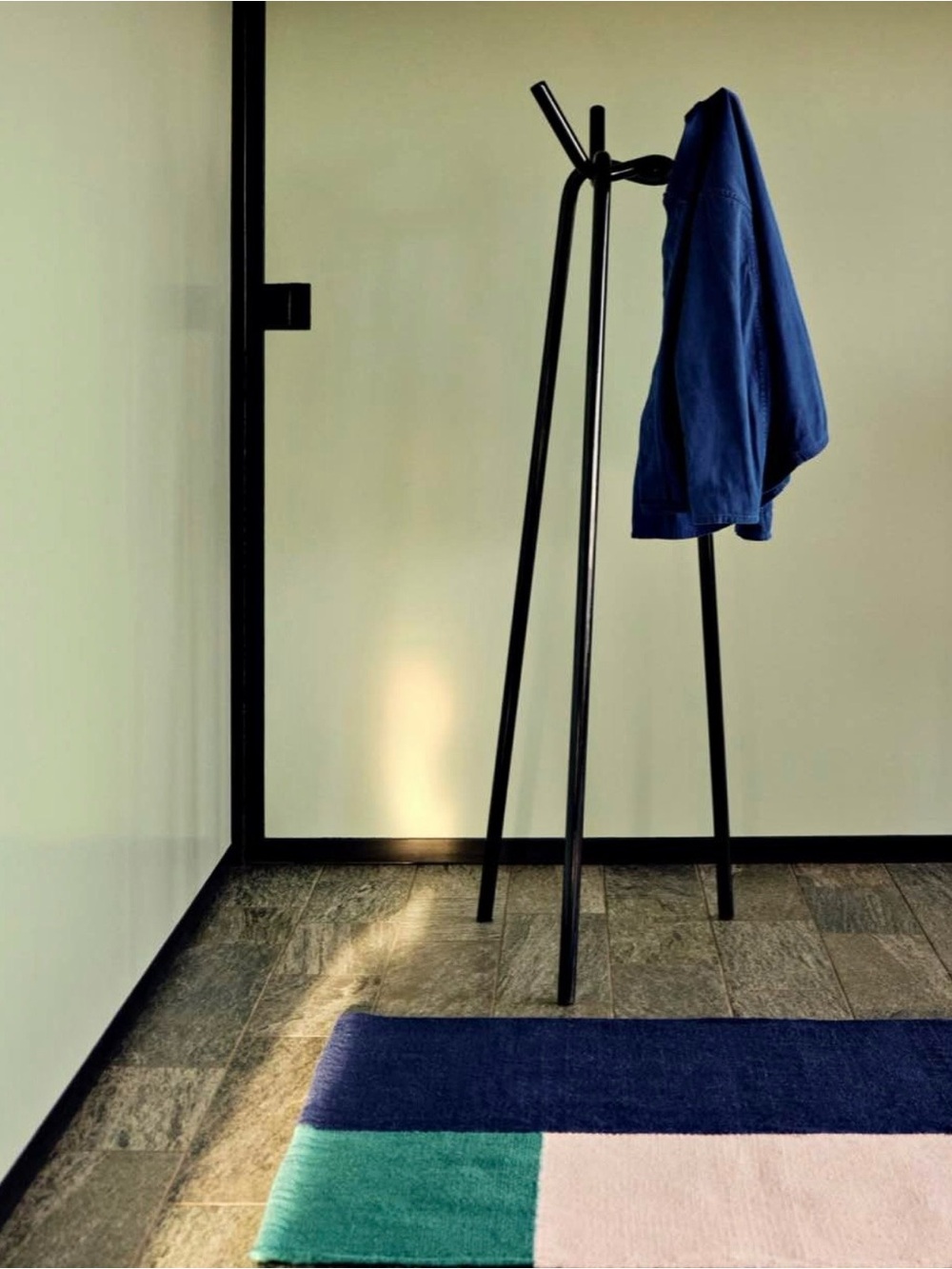 Coat rack available in 3 color